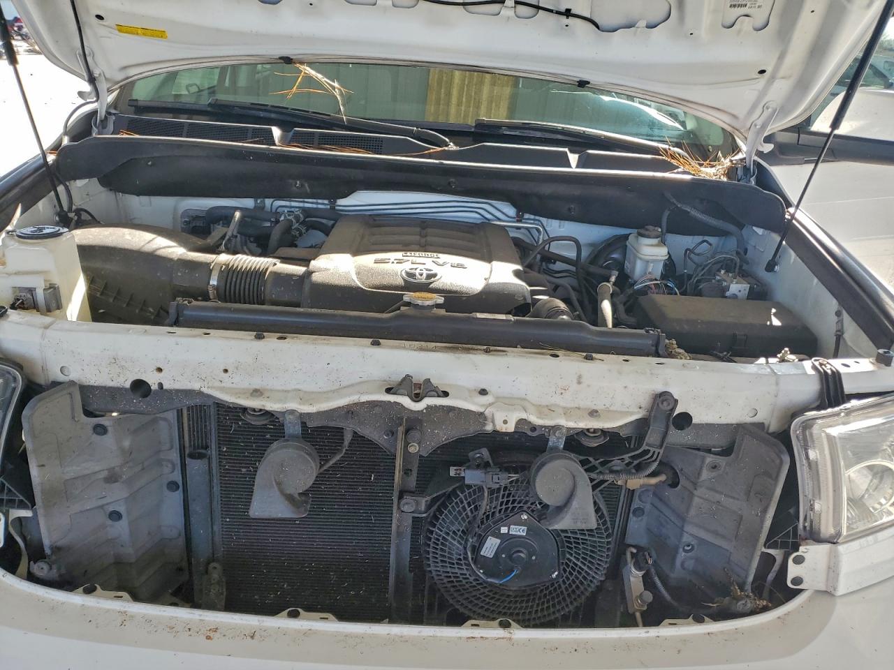 Toyota Sequoia Sr5 Image 8