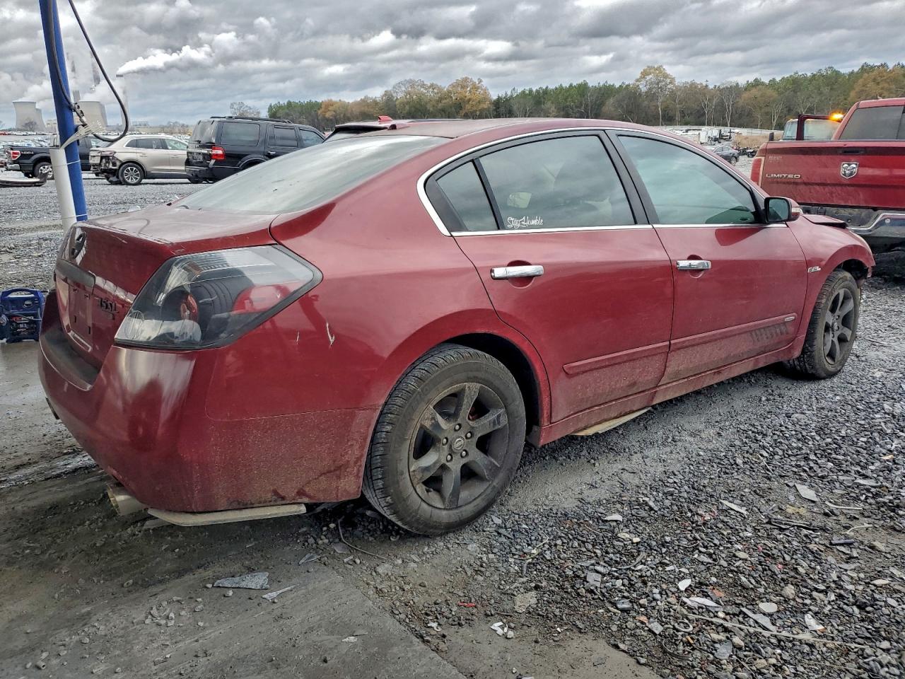 Nissan Altima 3.5se Image 2