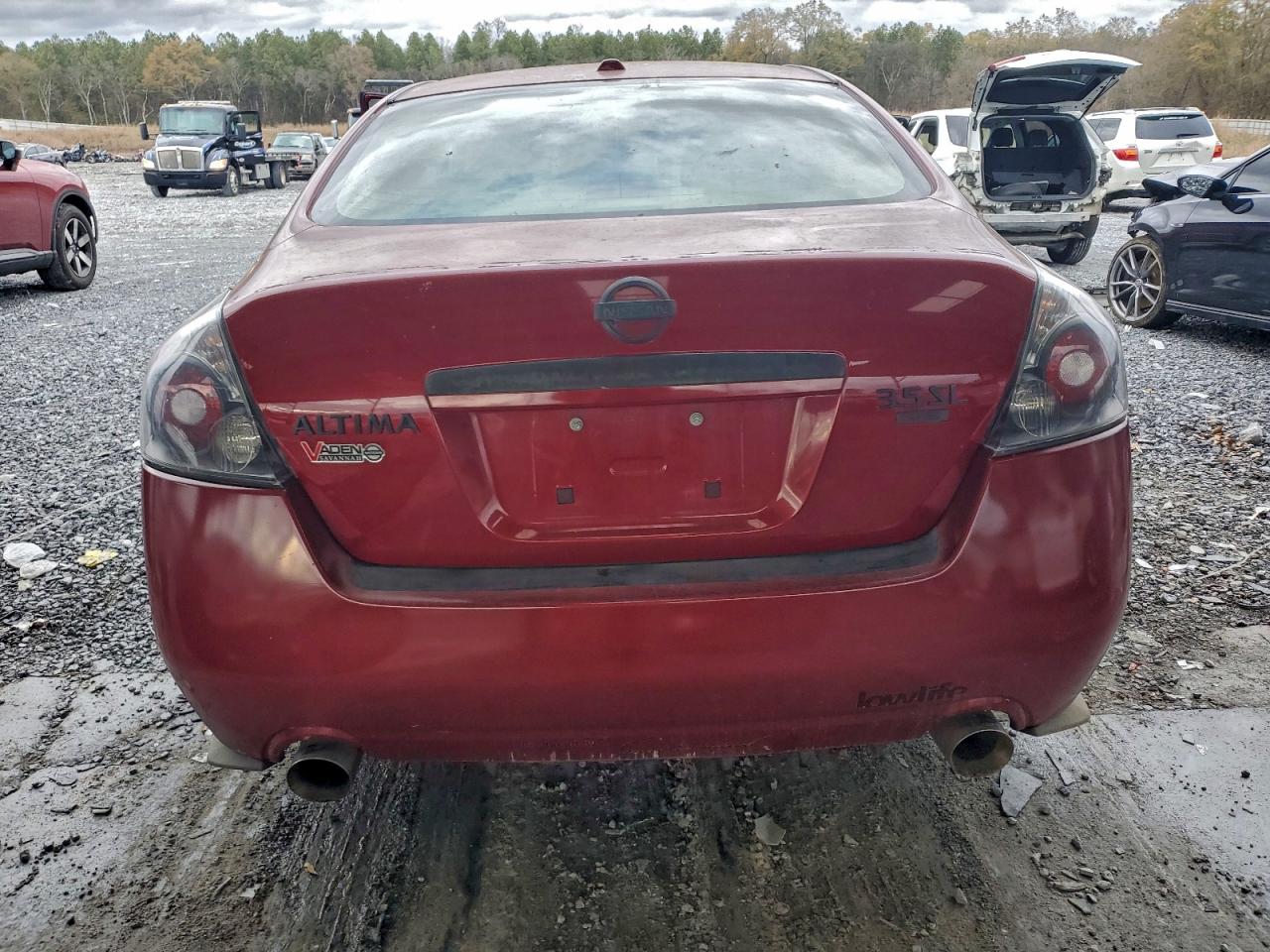 Nissan Altima 3.5se Image 7