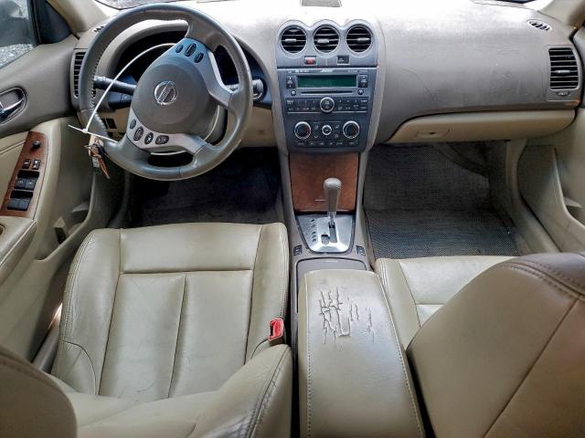 Nissan Altima 3.5se Image 9