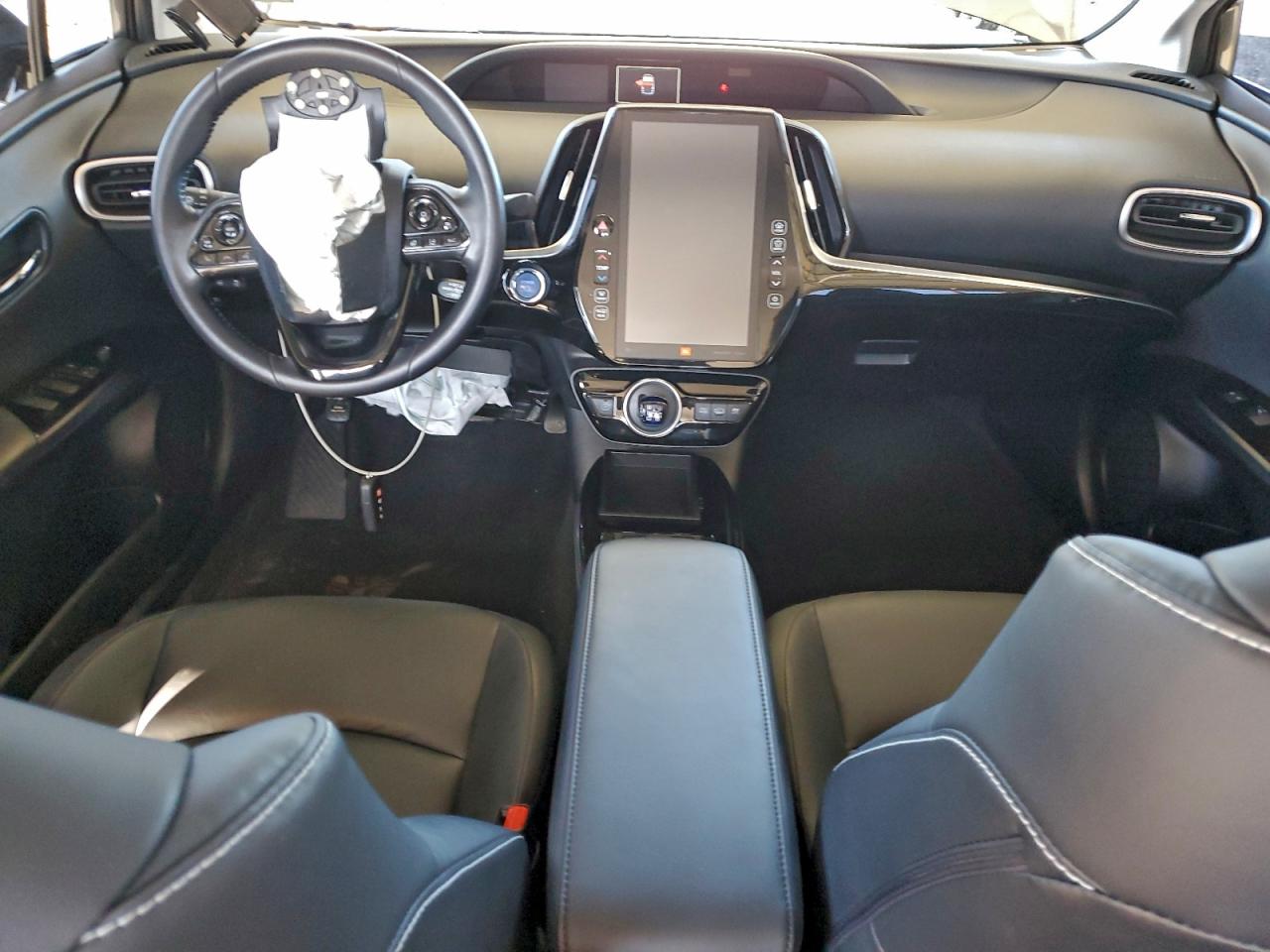 Toyota Prius Le Image 5