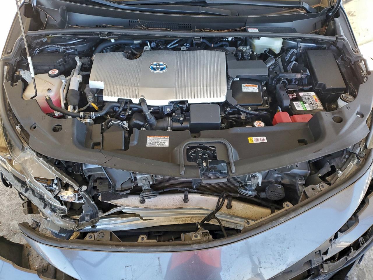 Toyota Prius Le Image 6