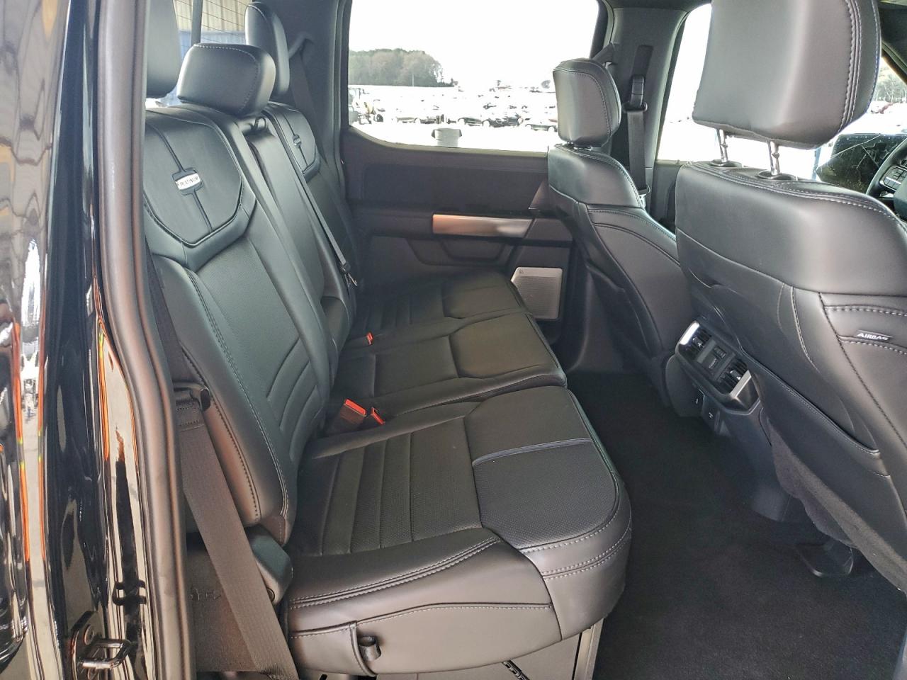 Ford F-150 Platinum Image 5