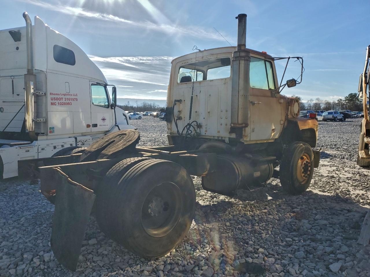 Ford L Series Ln8000 Image 10