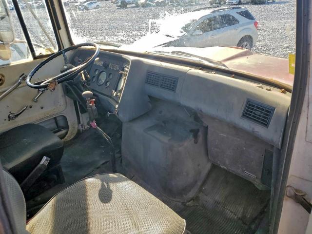 Ford L Series Ln8000 Image 4