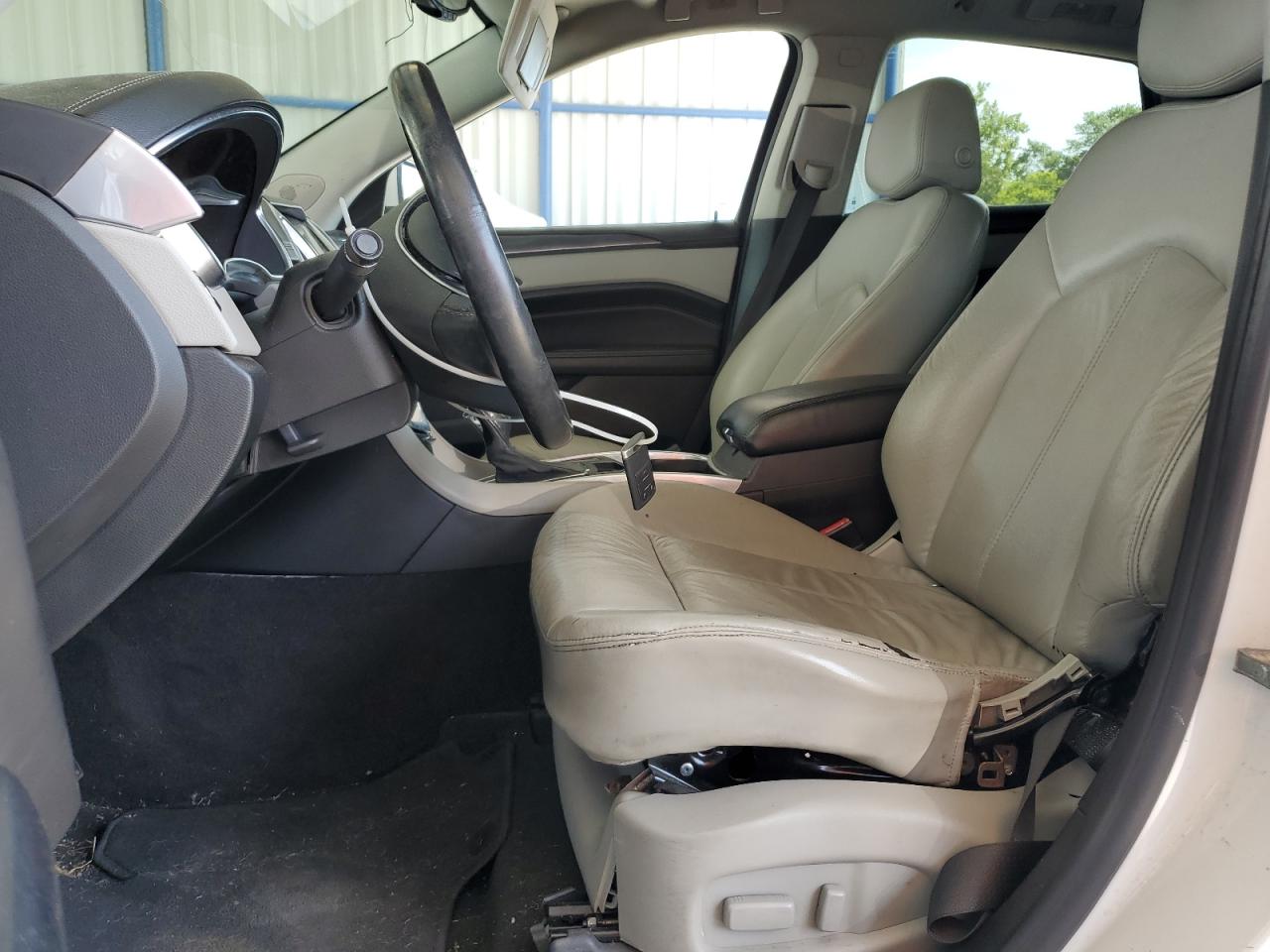 Cadillac SRX Image 5