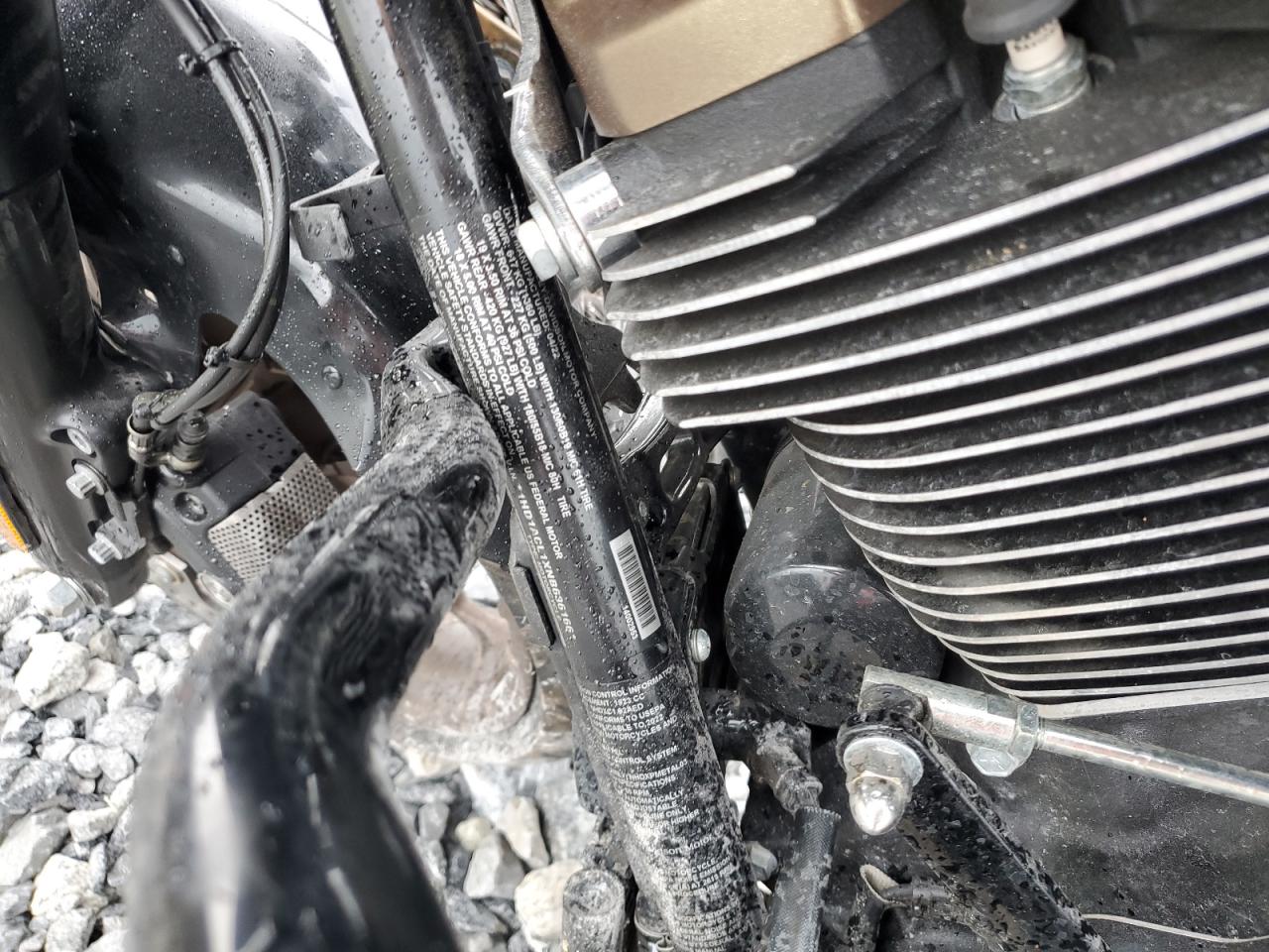 Harley-Davidson Fltrxst Image 6