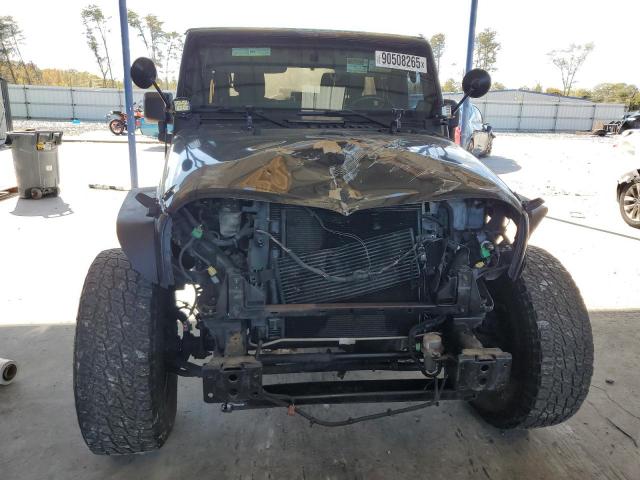 Jeep Wrangler Sahara Image 6