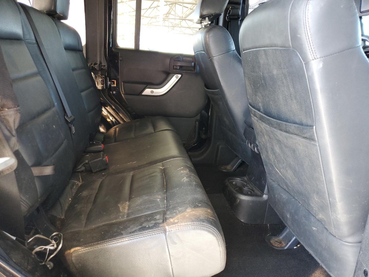 Jeep Wrangler Sahara Image 5