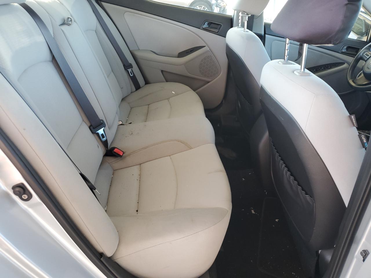 Kia Optima Lx Image 3