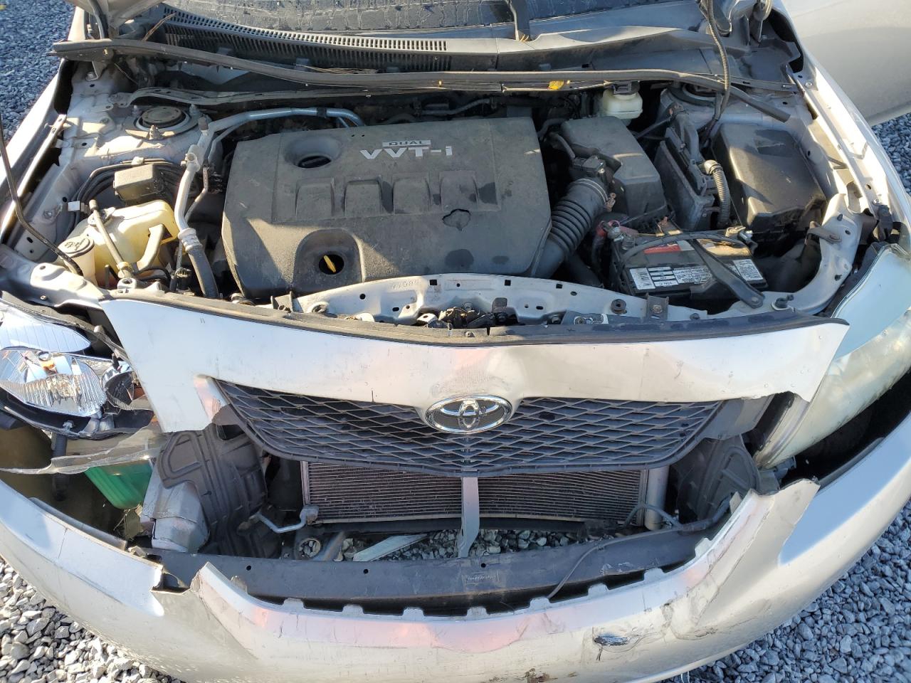 Toyota Corolla Base Image 12