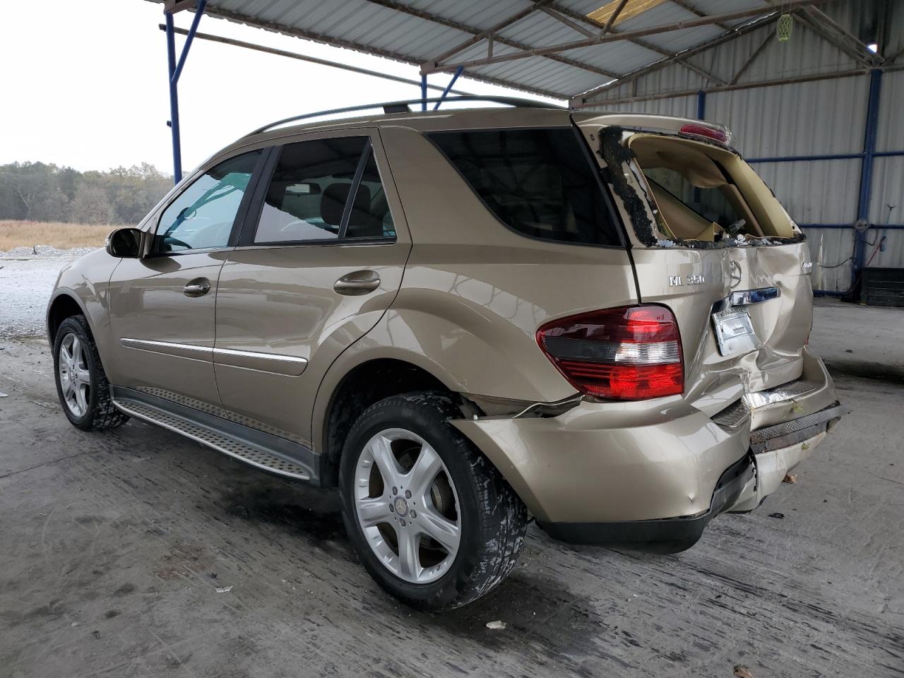 Mercedes-Benz M-Class 350 Image 2