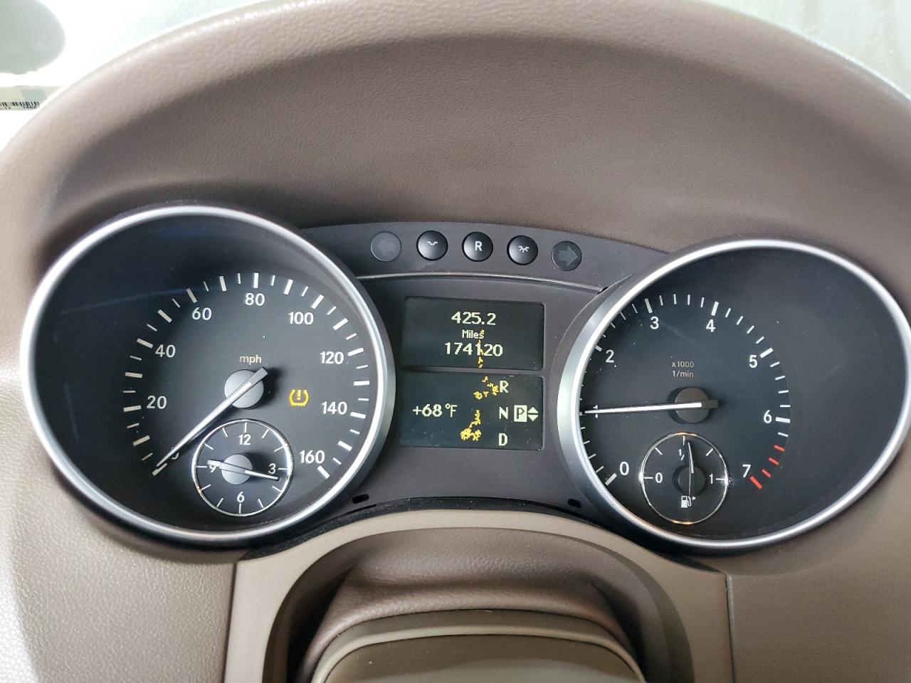 Mercedes-Benz M-Class 350 Image 9