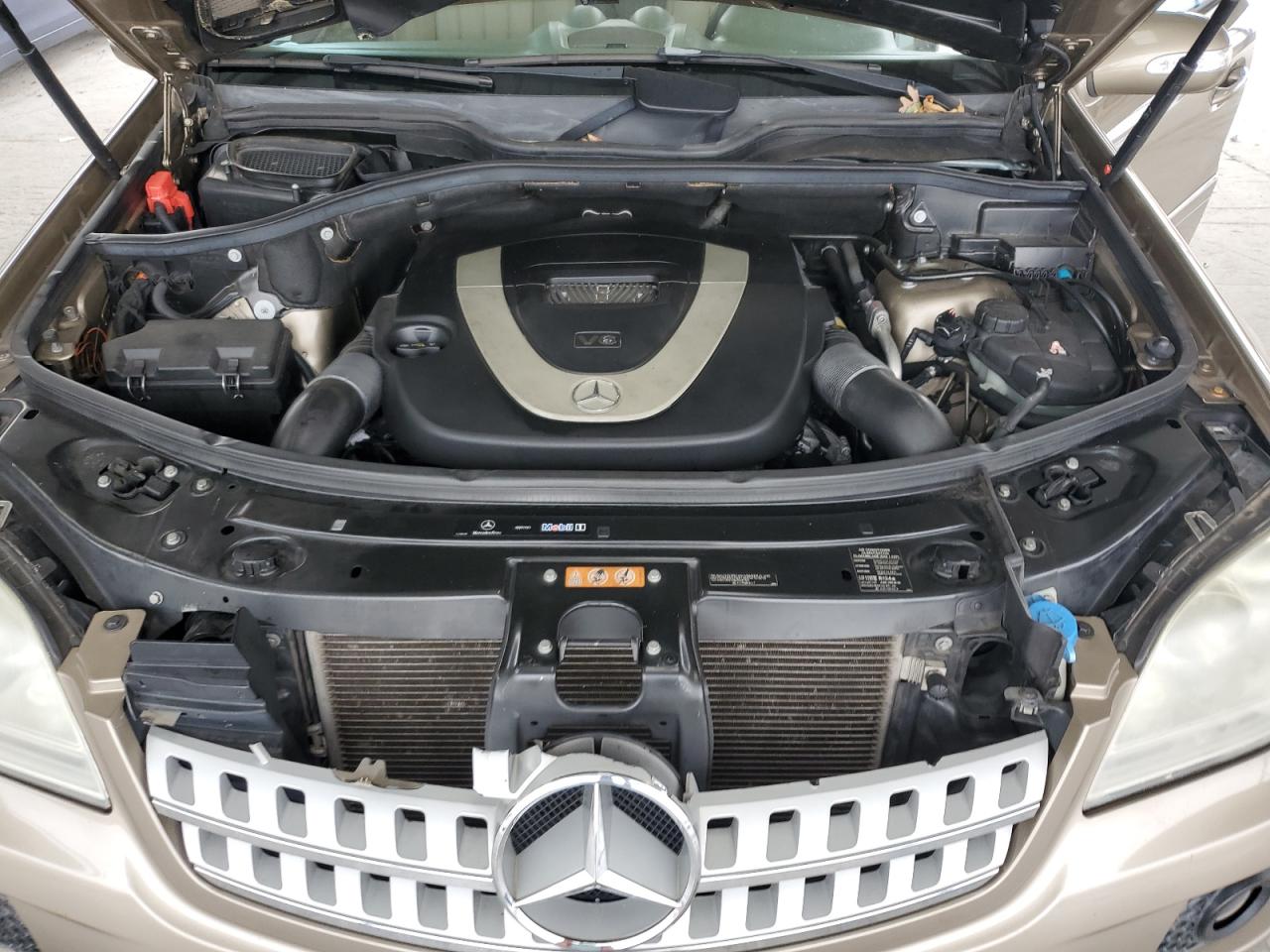 Mercedes-Benz M-Class 350 Image 8