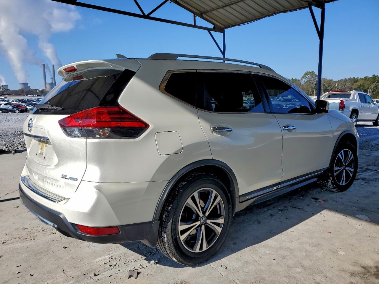 Nissan Rogue S Image 2