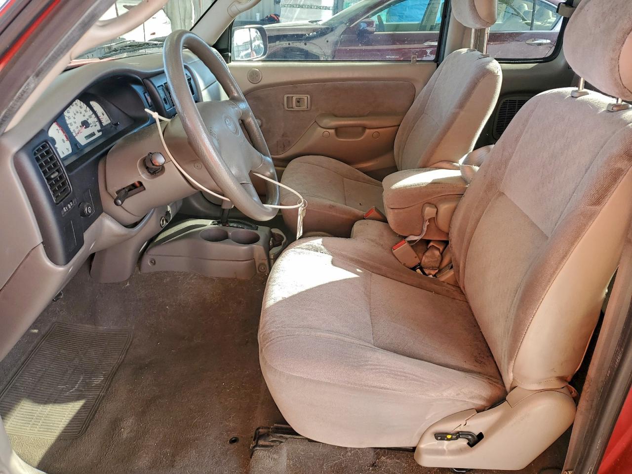 Toyota Tacoma Xtracab Image 11