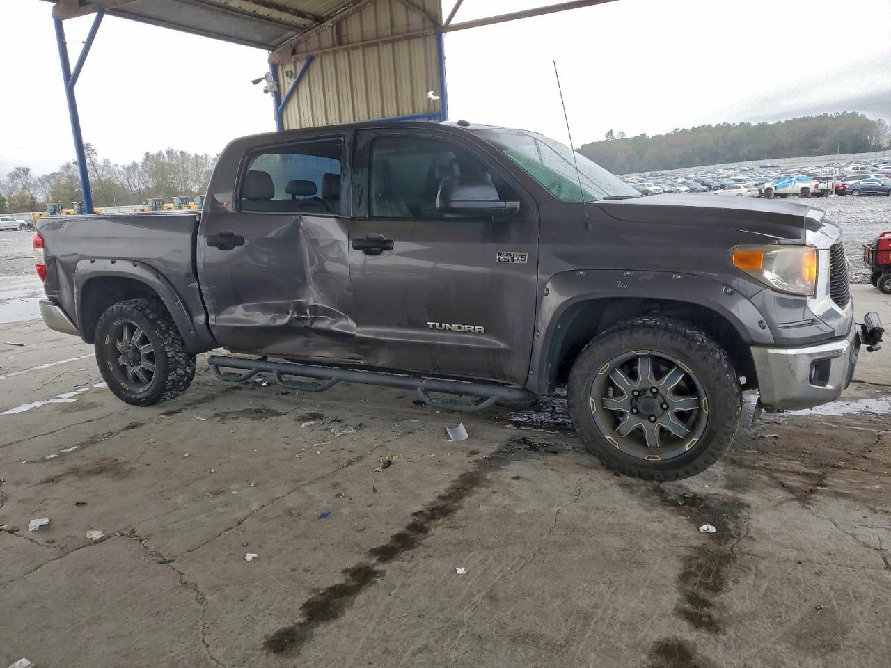 Toyota Tundra Crewmax Sr5 Image 2