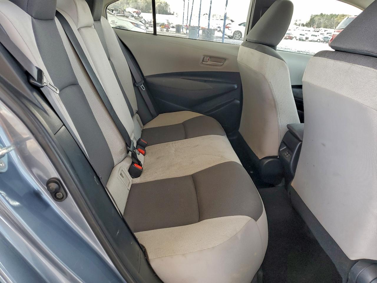 Toyota Corolla Le Image 8