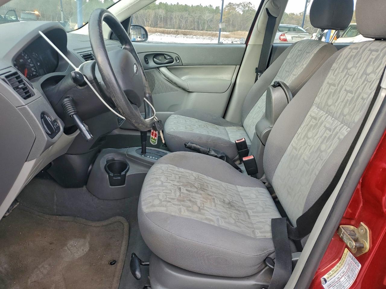 Ford Focus Zx4 Image 6