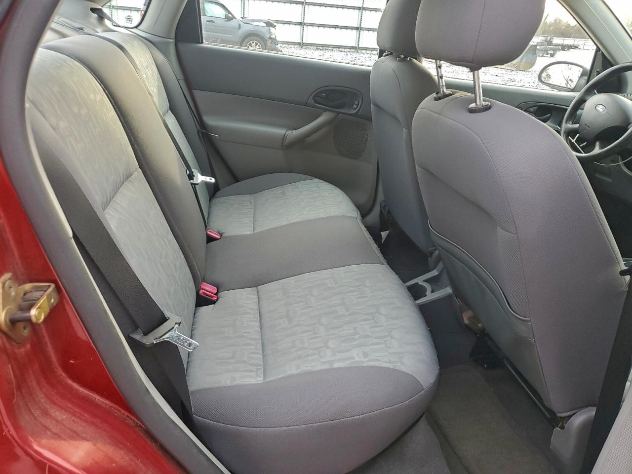 Ford Focus Zx4 Image 11