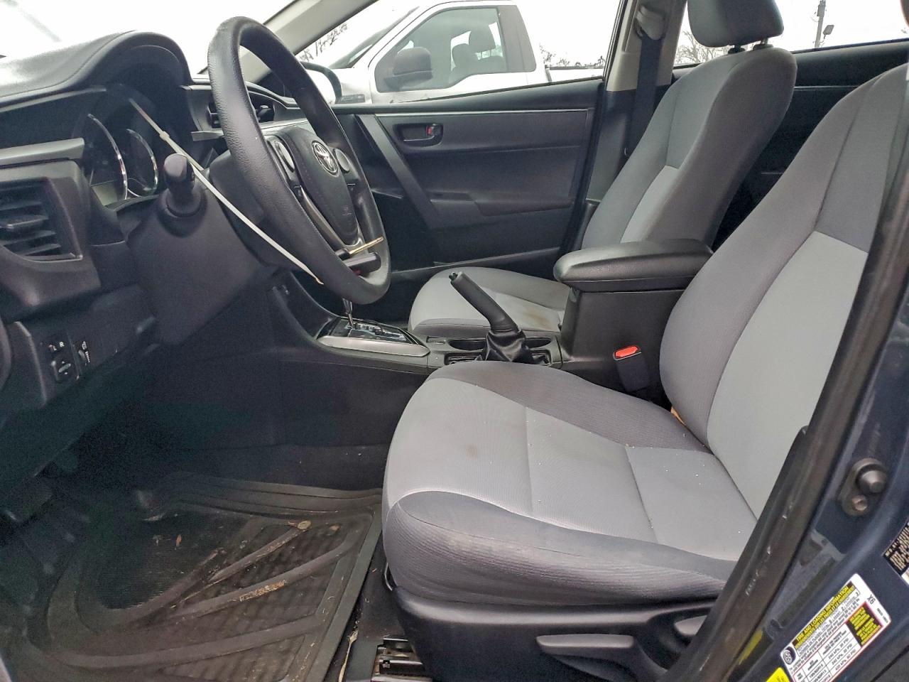 Toyota Corolla L Image 9