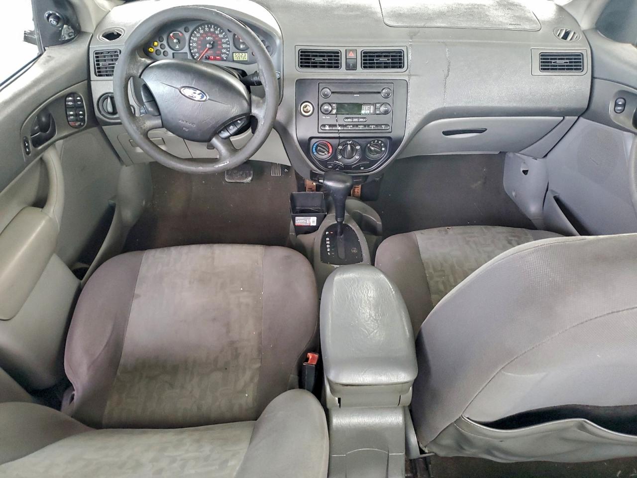 Ford Focus Zx4 Image 8