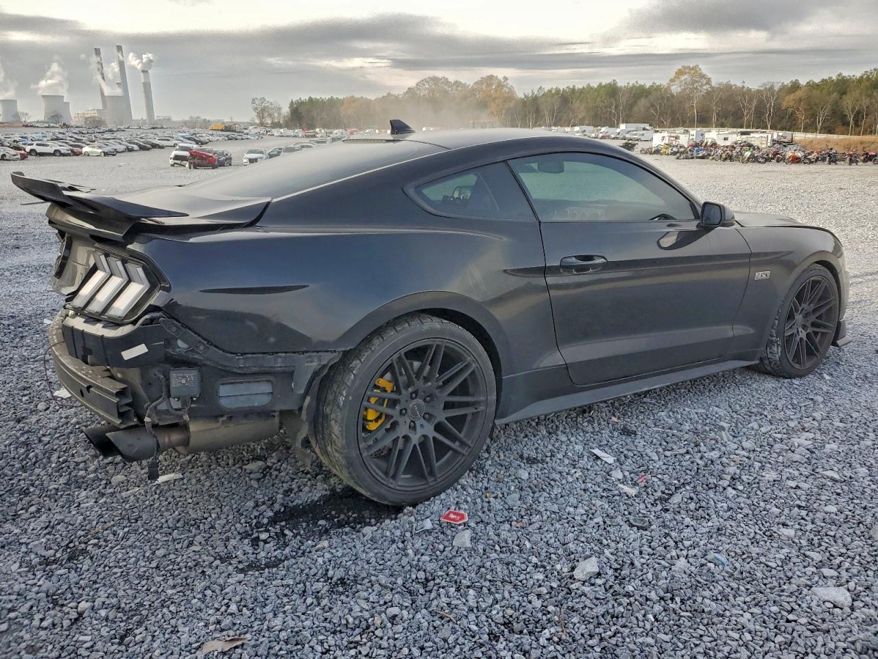 Ford Mustang Image 2