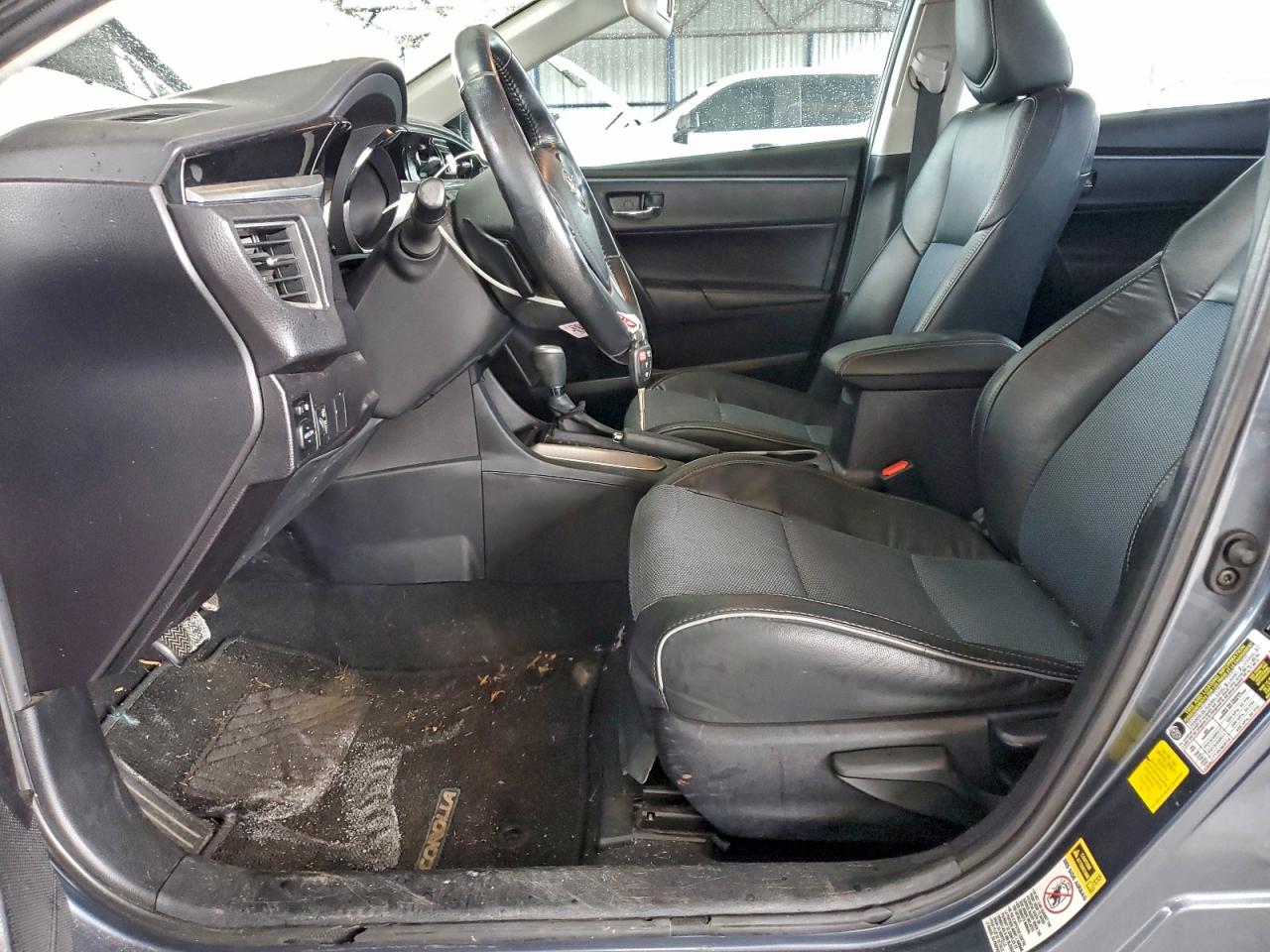 Toyota Corolla L Image 11