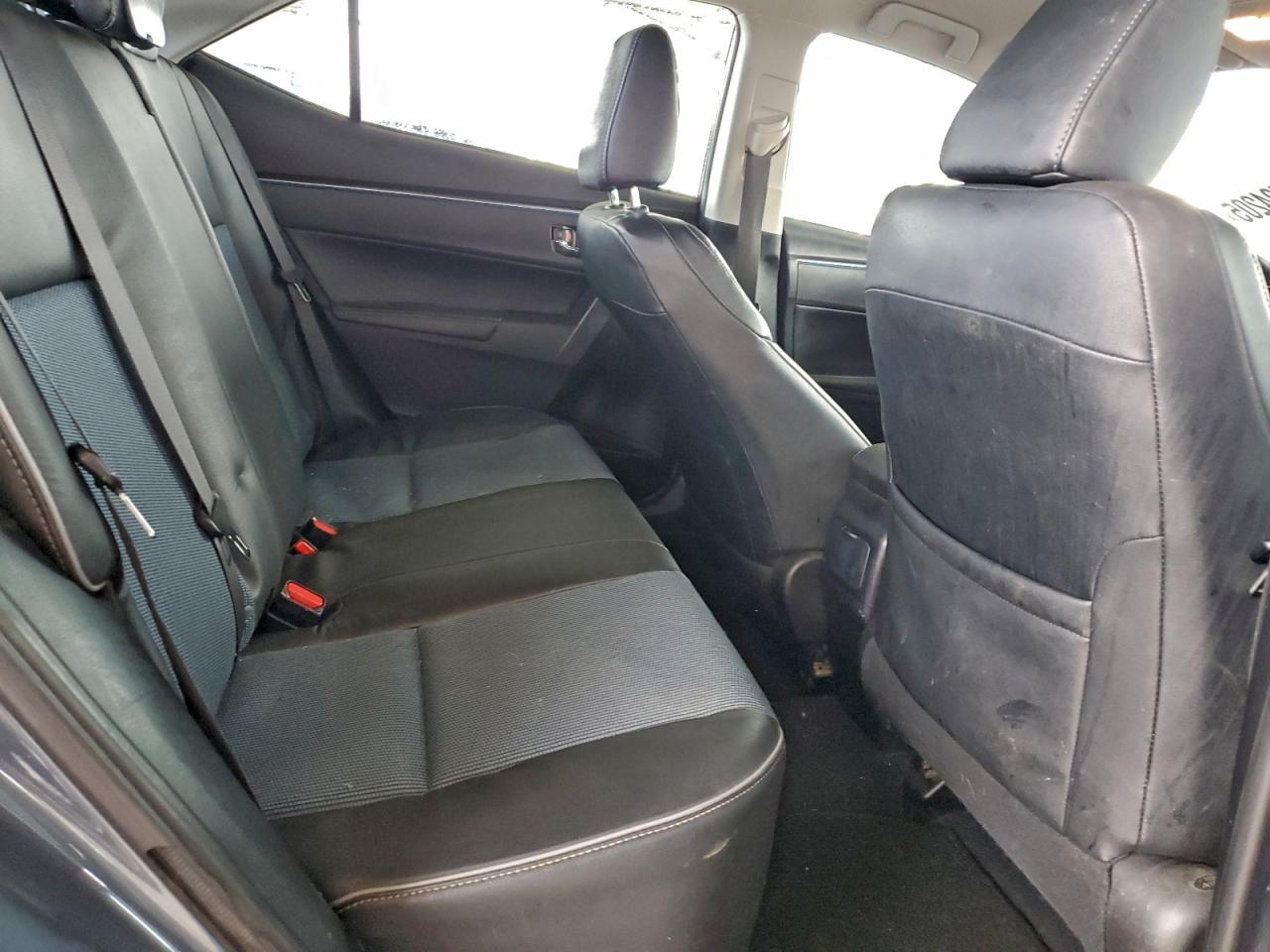 Toyota Corolla L Image 5