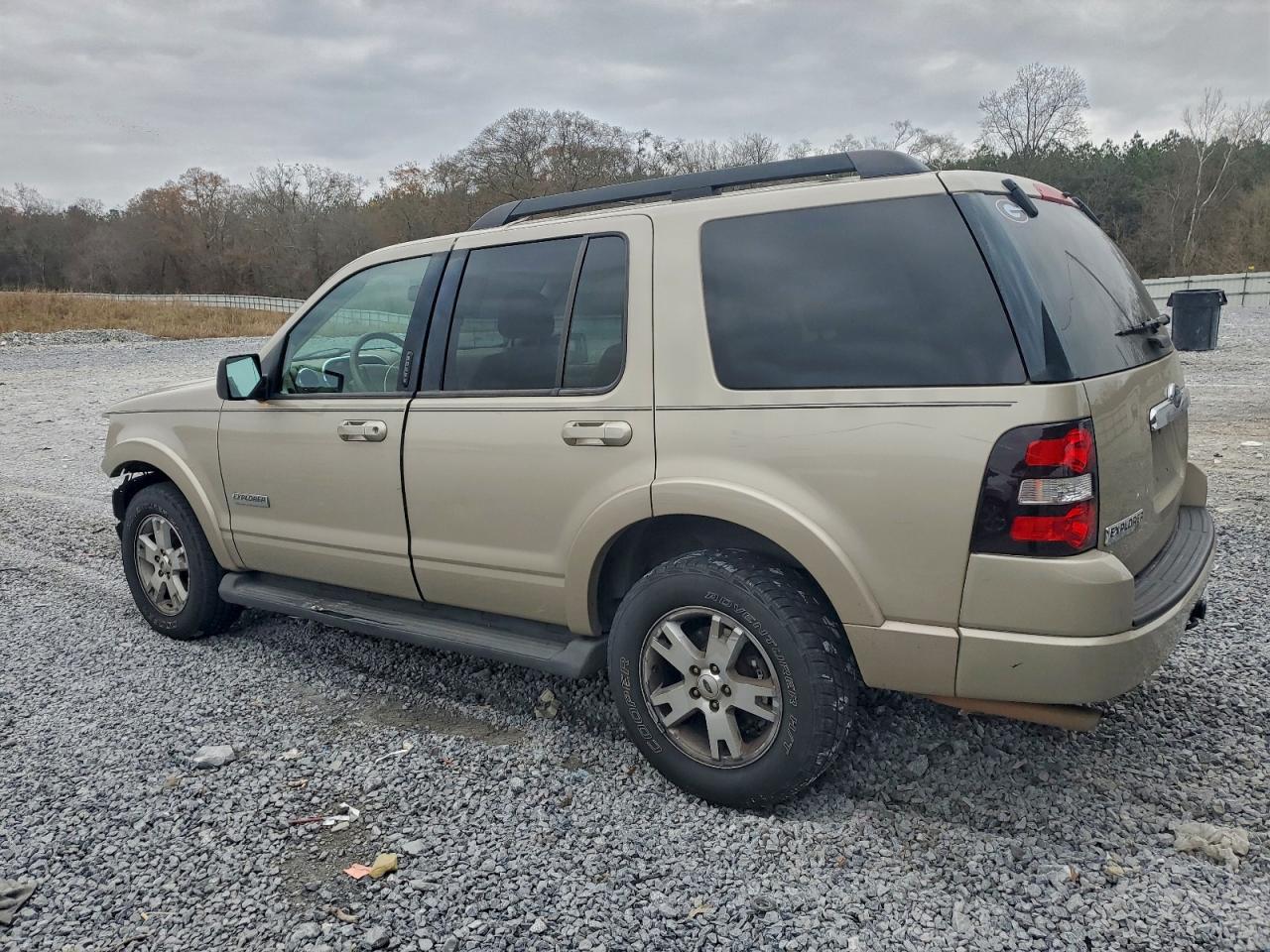 Ford Explorer Xlt Image 3