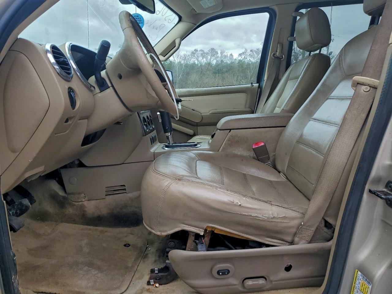 Ford Explorer Xlt Image 5