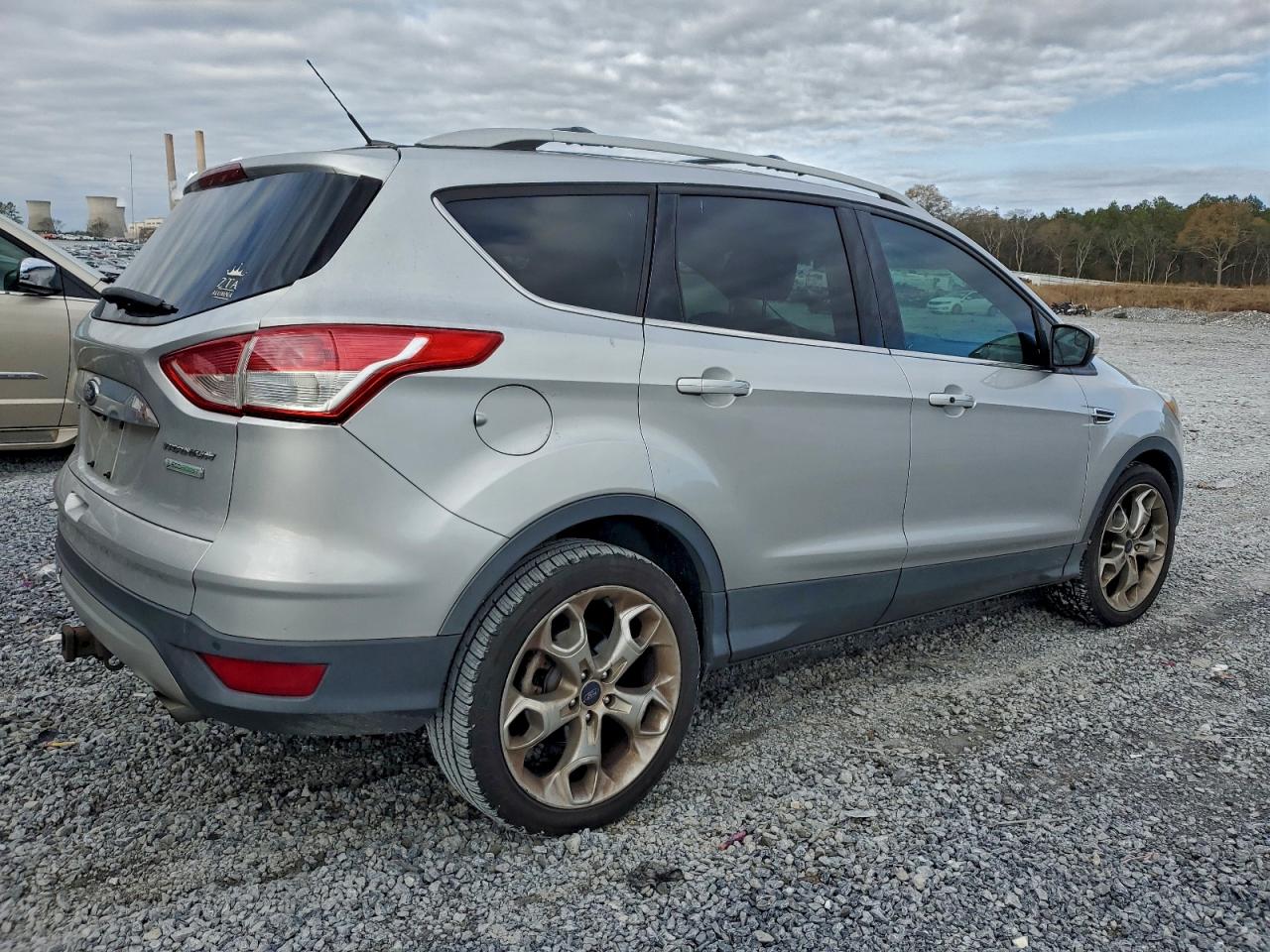 Ford Escape Titanium Image 2