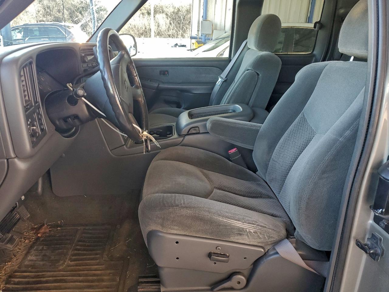 Chevrolet Silverado C1500 Image 4