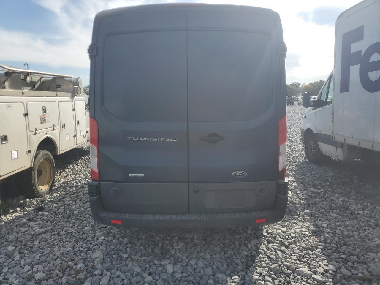 Ford Transit T-250 Image 6