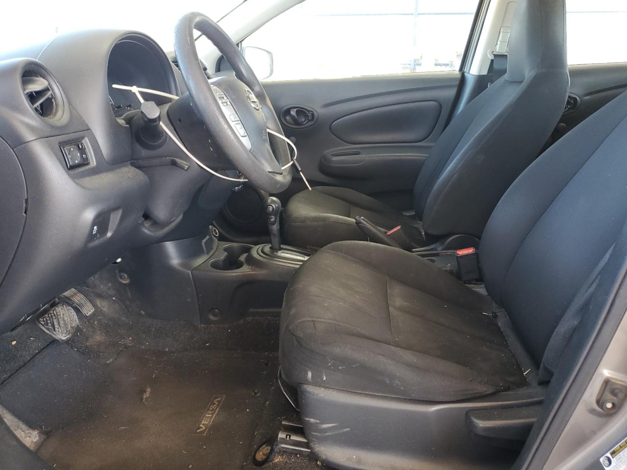 Nissan Versa S Image 11