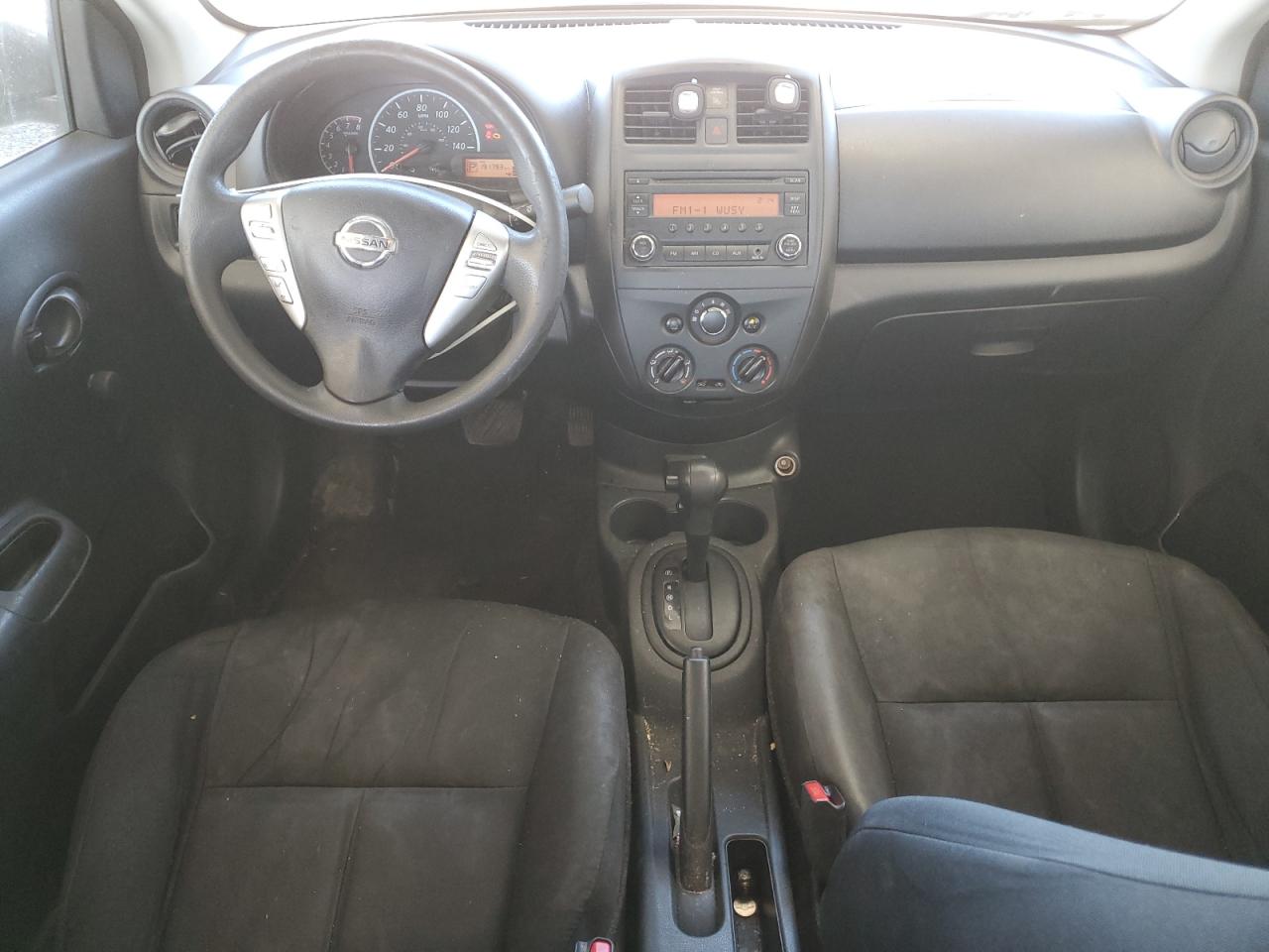 Nissan Versa S Image 4