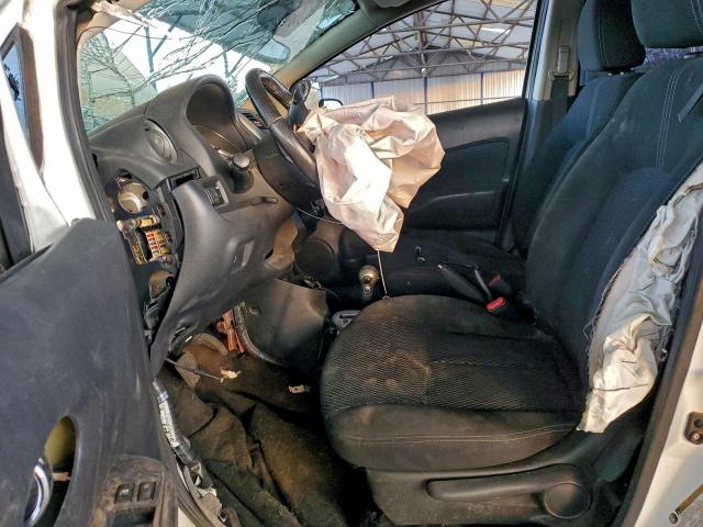 Nissan Versa S Image 11