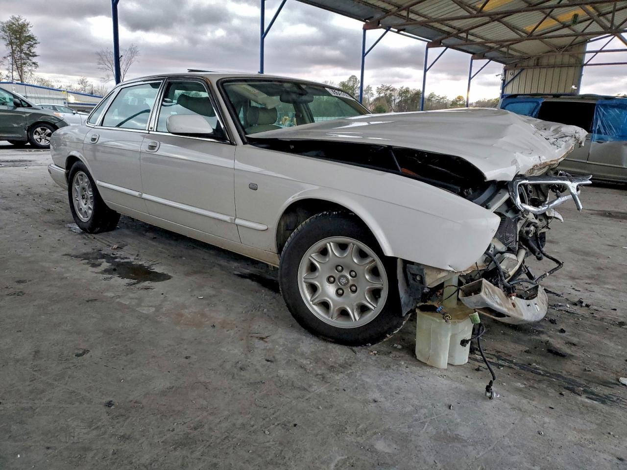 Jaguar Xj8 Image 6
