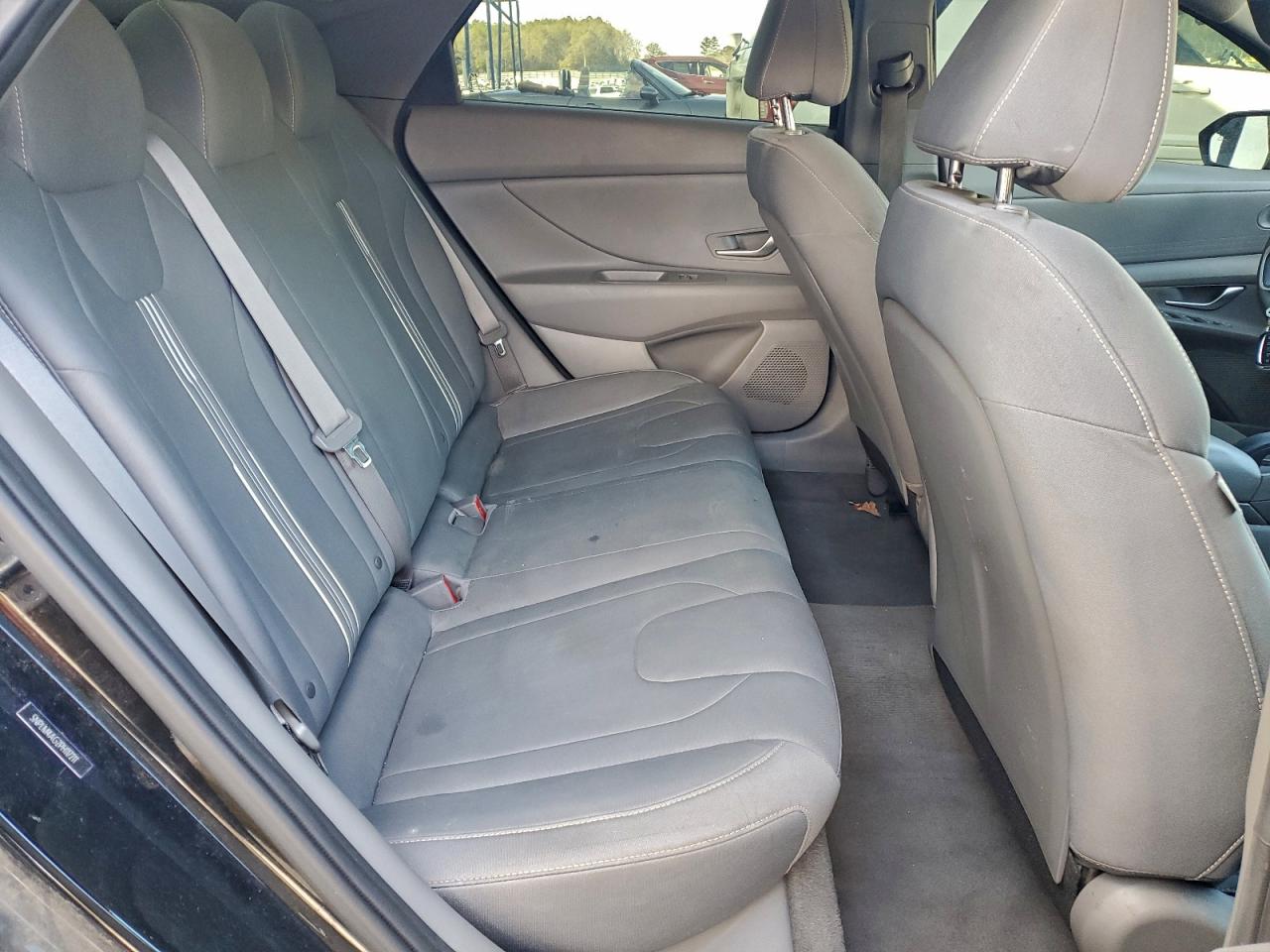 Hyundai ELANTRA Sel Image 8