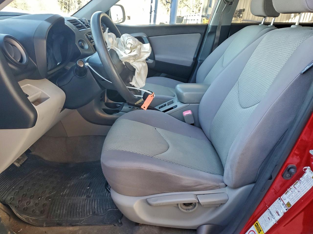 Toyota RAV4 Image 10