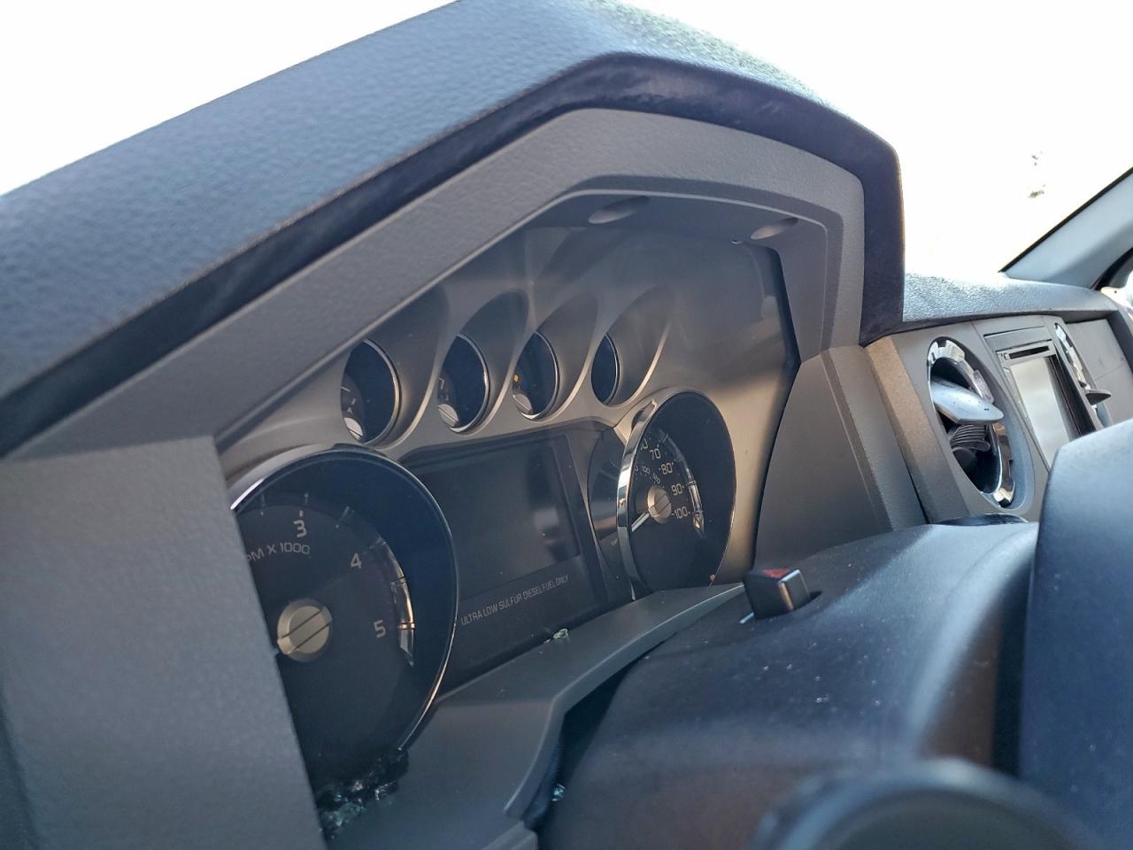 Ford F-350 Super Duty Image 6