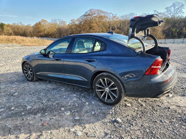 Volvo S60 T5 R-design Image 2