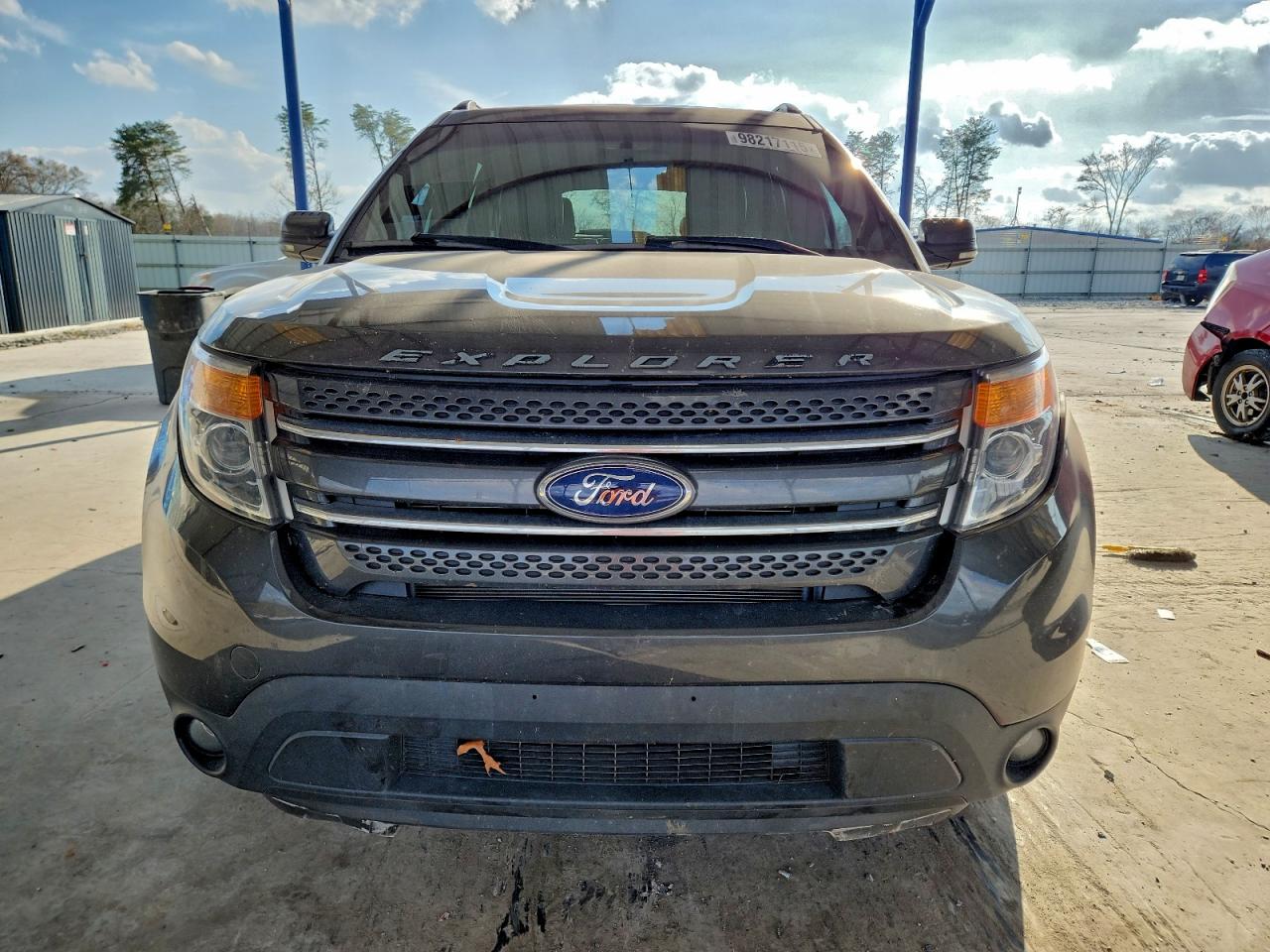 Ford Explorer Limited Image 11