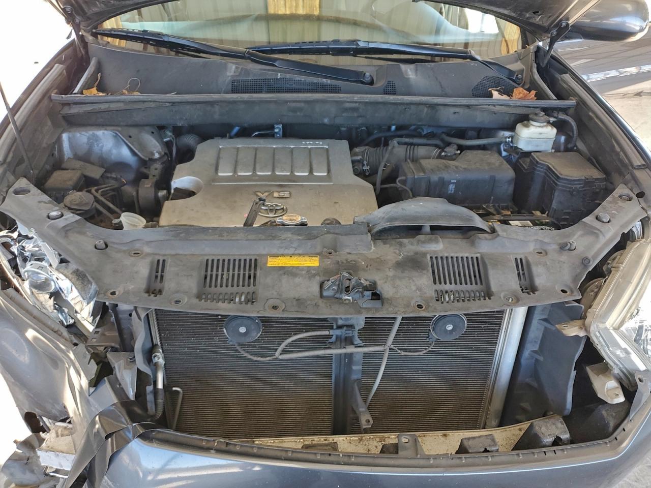 Toyota Highlander Base Image 7