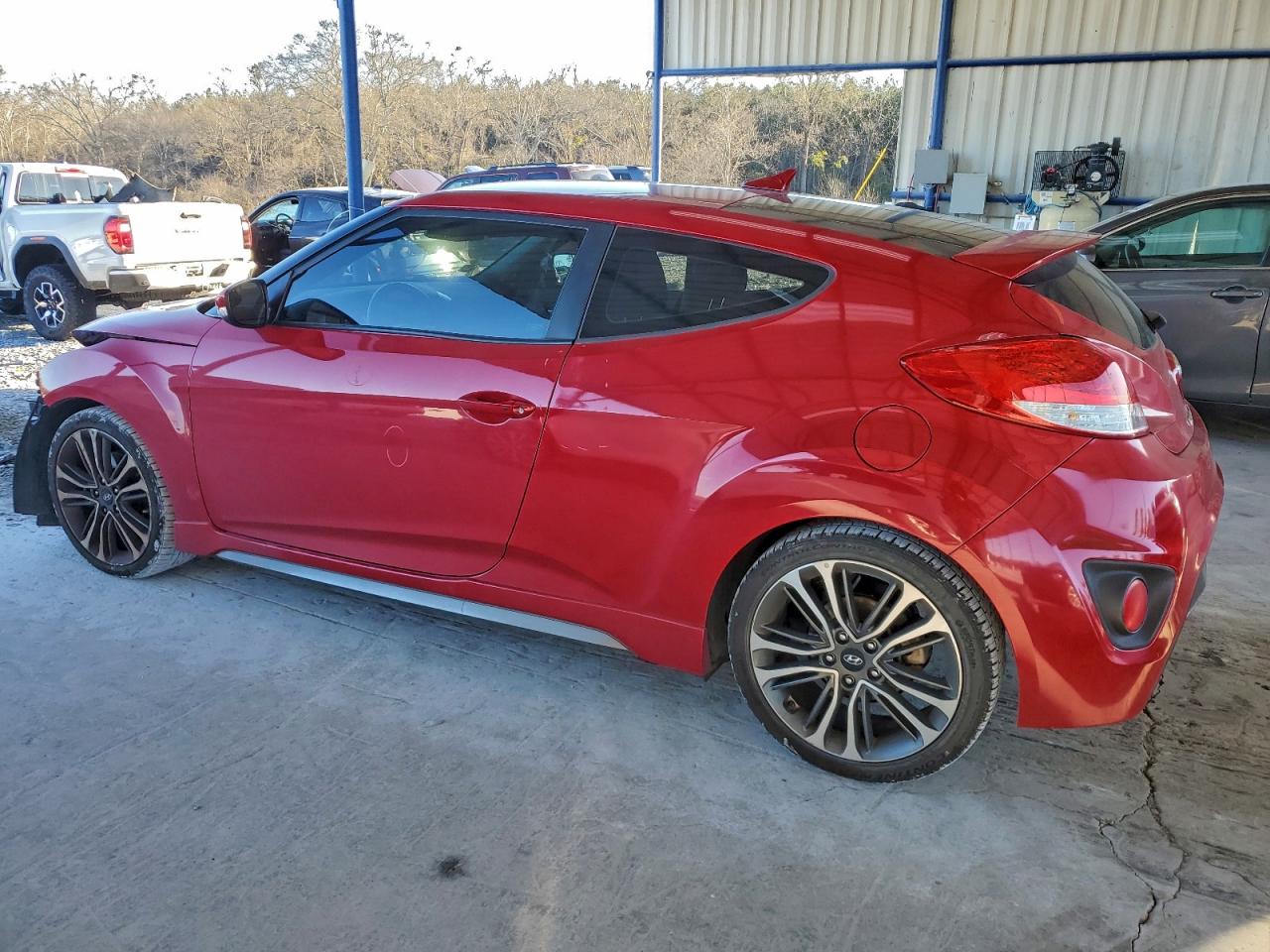 Hyundai VELOSTER Turbo Image 9