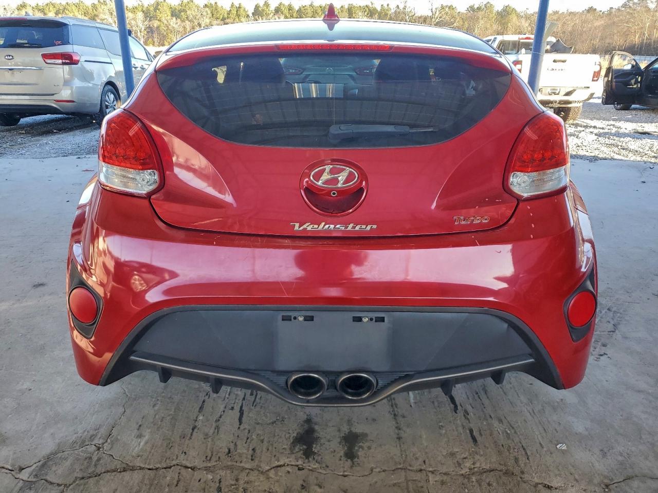 Hyundai VELOSTER Turbo Image 13