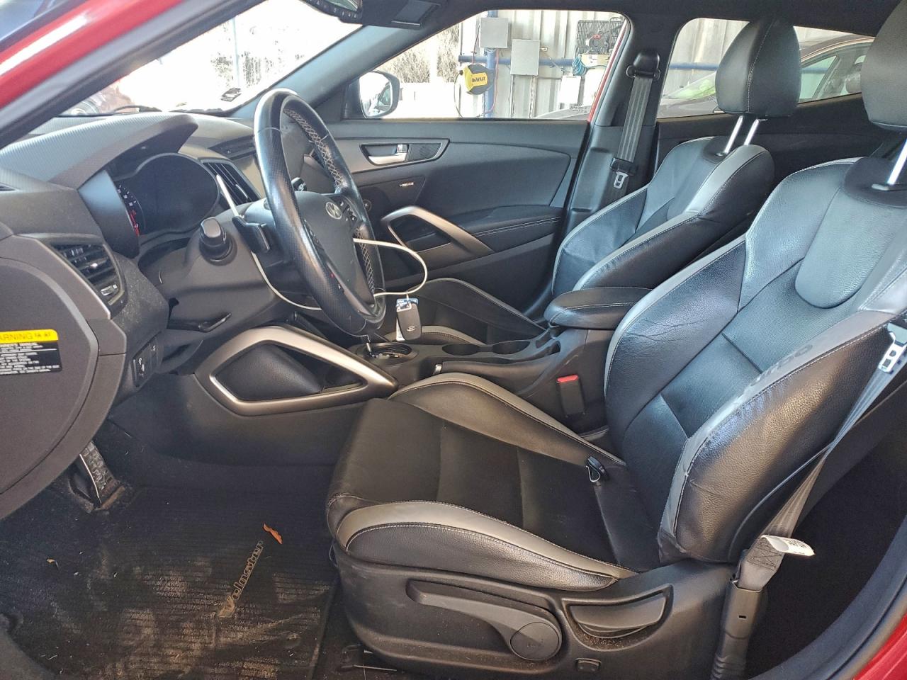 Hyundai VELOSTER Turbo Image 4