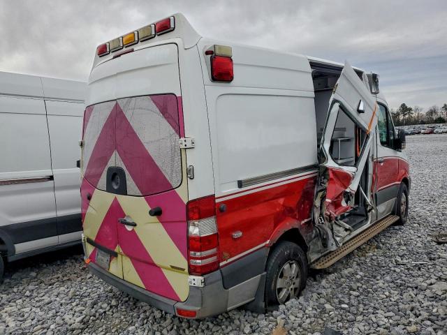 Mercedes-Benz Sprinter 2500 Image 8