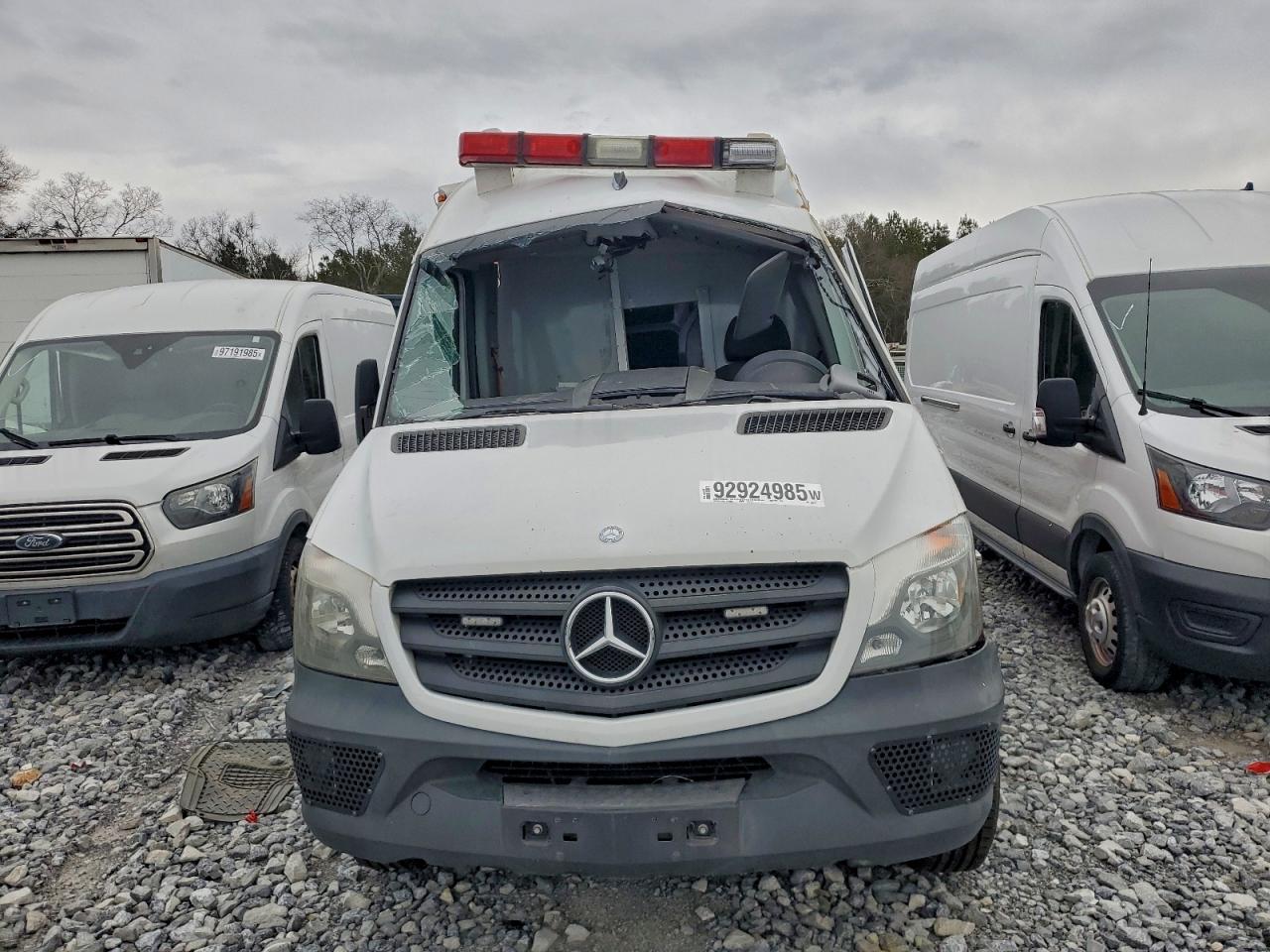 Mercedes-Benz Sprinter 2500 Image 6