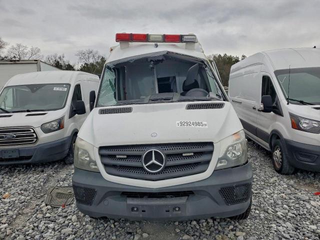 Mercedes-Benz Sprinter 2500 Image 6